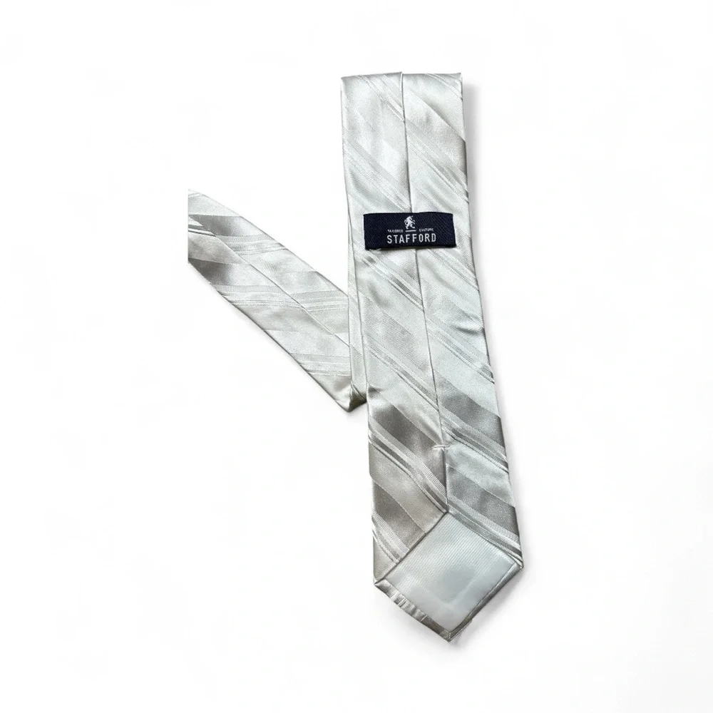 Stafford Elegant white‎ Striped Men's Tie